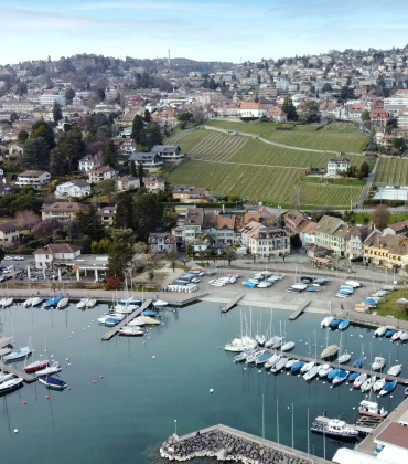 Vue aérienne de la ville de Pully